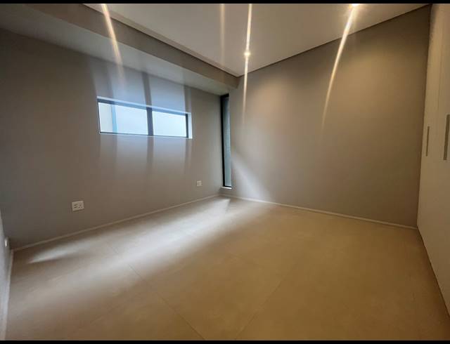 4 BEDROOM APARTMENT FOR SALE IN ZIMBALI ESTATE
